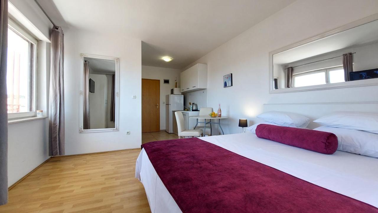 Sea Side Apartments Vodice Eksteriør bilde
